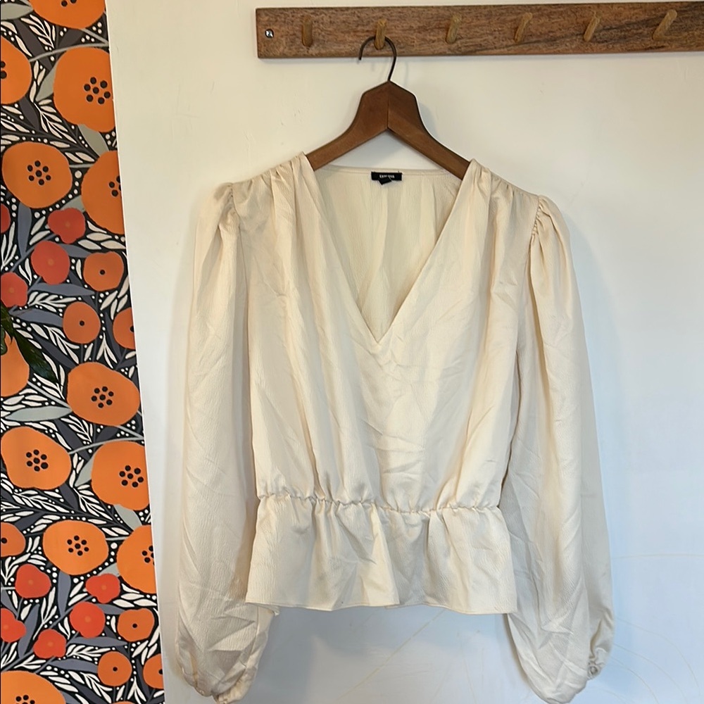 Express Chic Cream Blouse with Puff Sleeves. Large.